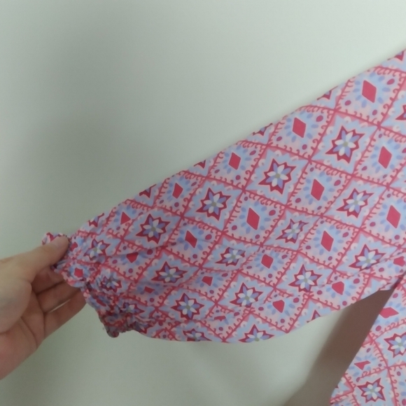 Talbots Geometric Print V Neck Tie Neck Quarter Sleeve Blouse Size Small - Picture 7 of 9